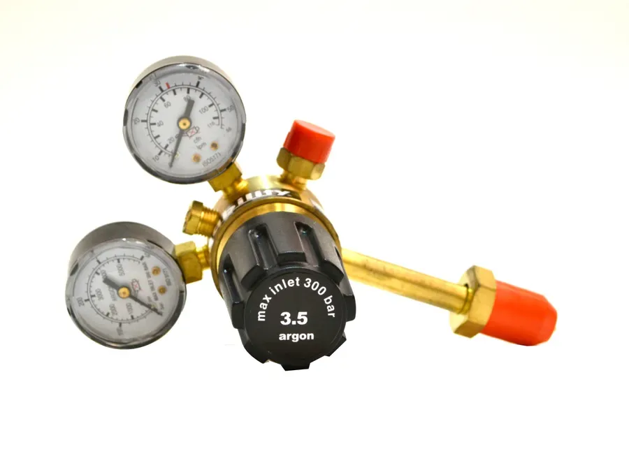 Single-Stage Regulator, Extended Bottom-Entry Valve — 3.5 Bar
