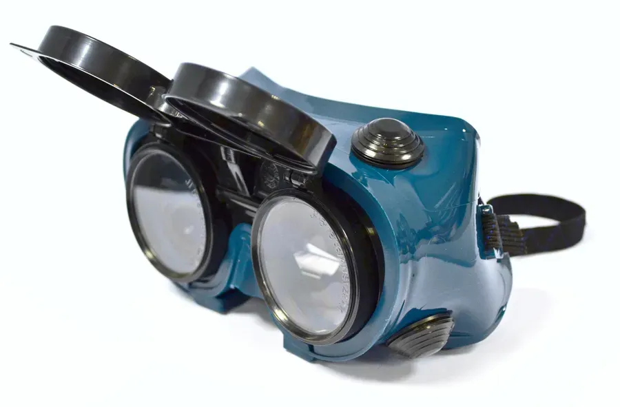 Flip-Up Shaded Welding Goggle — Shade 5, 50mm Lenses — image 3