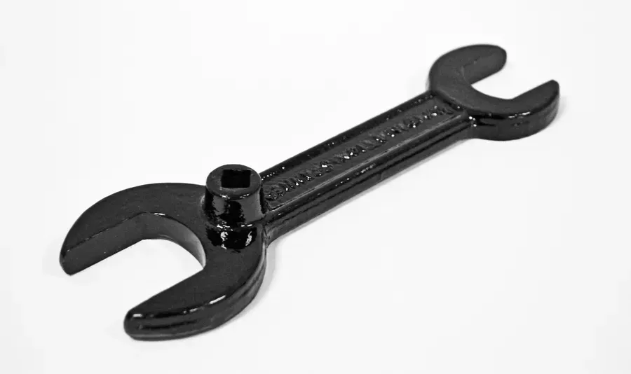 Drop-Forged Combination Spanner with Cylinder Key