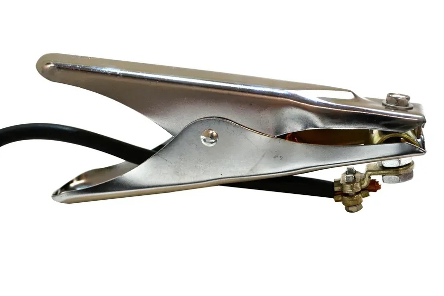 Crocodile-Style Earth Clamp — image 3