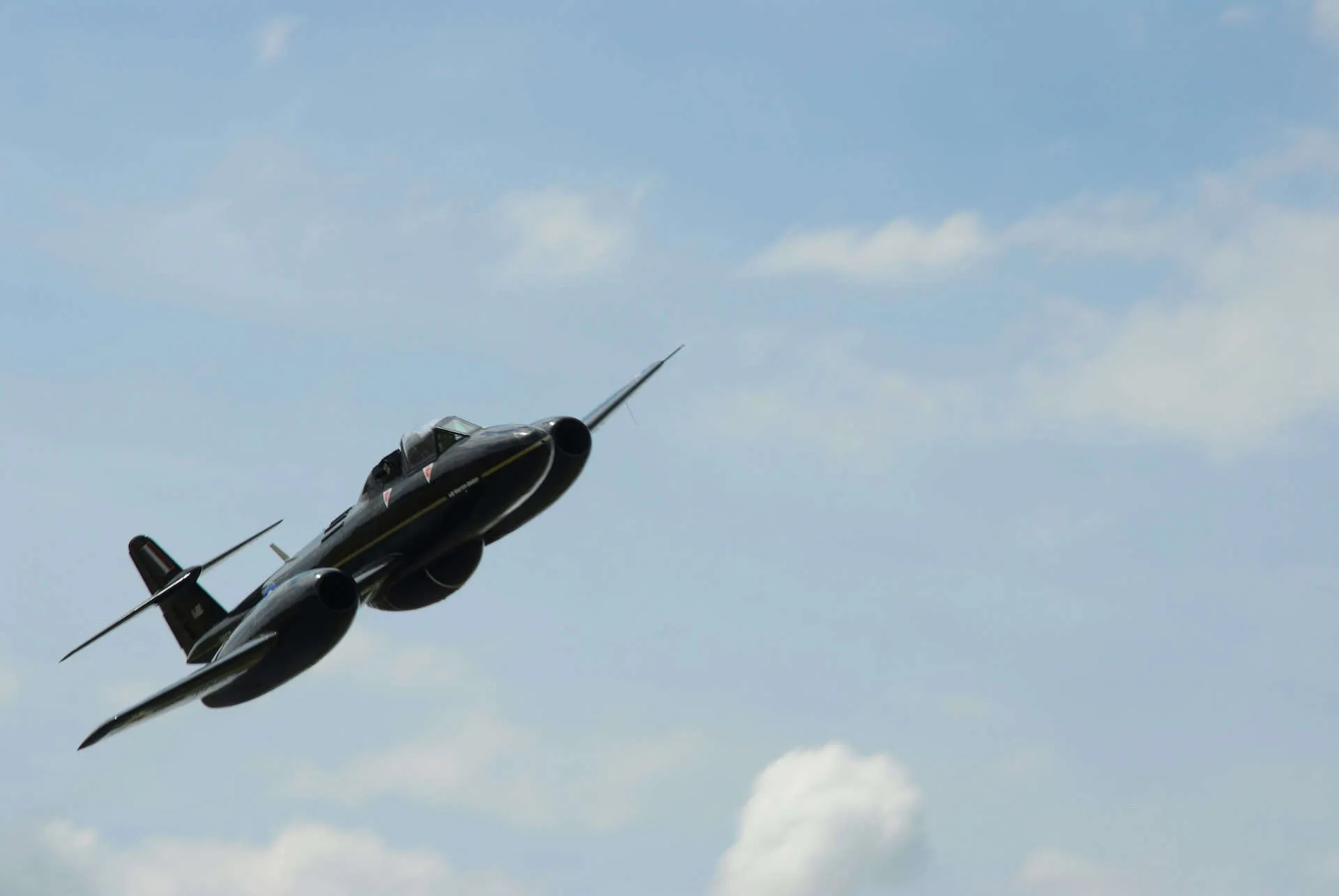 Revolutionizing Flight Refuelling – The Partnership of Flight Refuelling Ltd. and Suffolk Iron Foundry